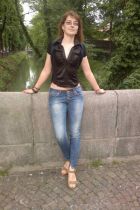 Яна — проститутка для семейных пар, рост:  170, вес:  63